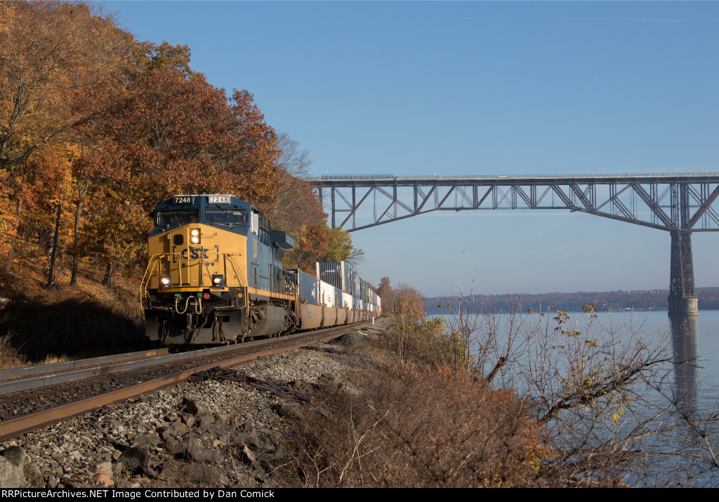 CSXT 7248 Leads I158 at Highland